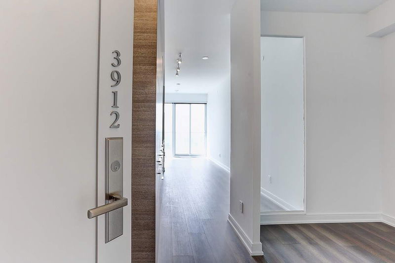 Preview image for 3 Gloucester St #3912, Toronto