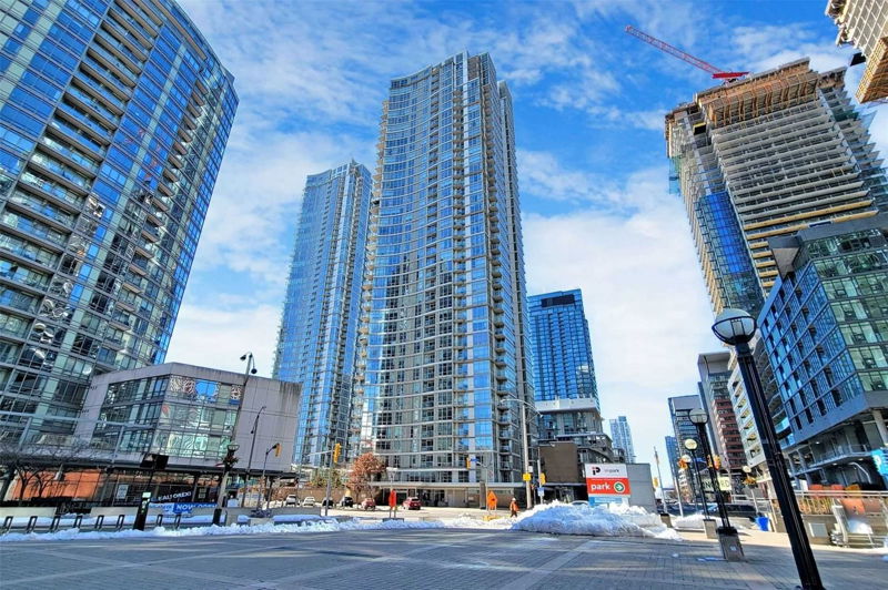Preview image for 10 Navy Wharf Crt #803, Toronto