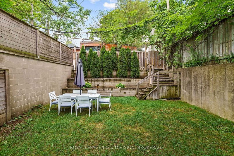 Preview image for 18 Woodlawn Ave W, Toronto