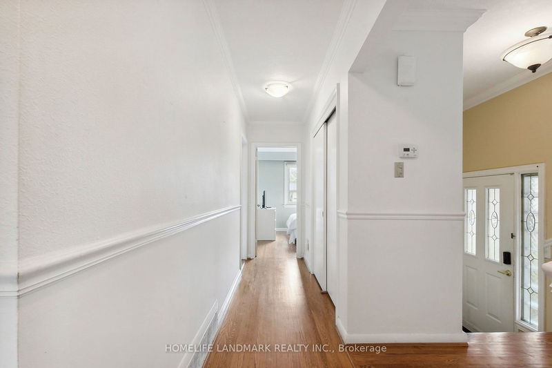 Preview image for 24 Burleigh Heights Dr, Toronto