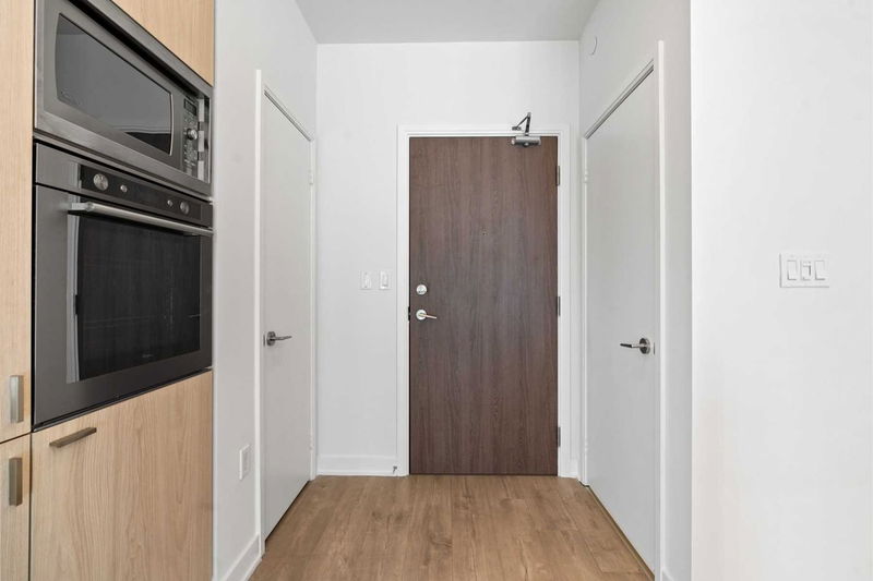 Preview image for 27 Bathurst St #914, Toronto
