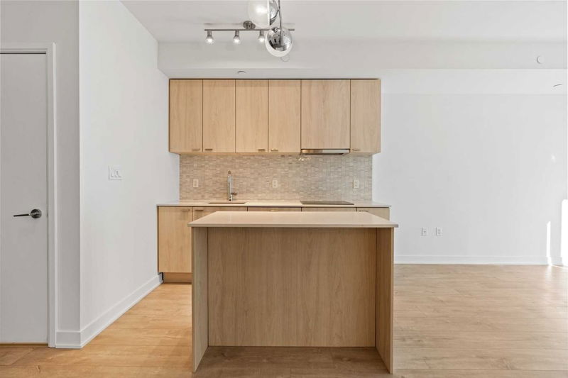Preview image for 27 Bathurst St #914, Toronto