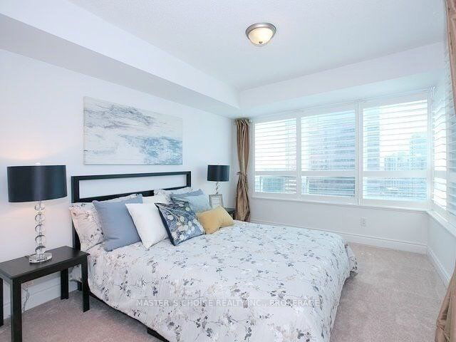 Preview image for 15 Greenview Ave #1804, Toronto
