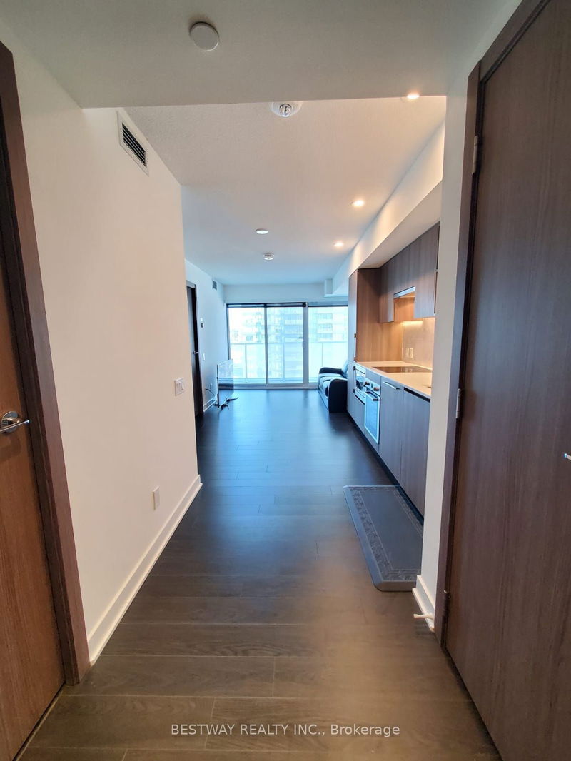 Preview image for 17 Bathurst St #907, Toronto
