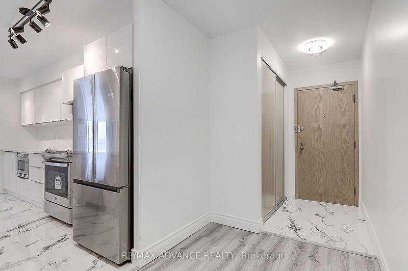 Preview image for 24 Wellesley St W #1611, Toronto