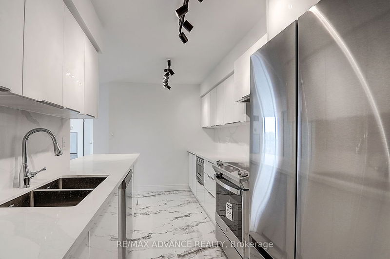 Preview image for 24 Wellesley St W #1611, Toronto