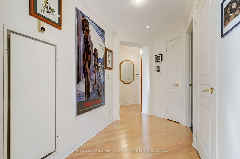 Preview image for 1 Deer Park Cres #406, Toronto