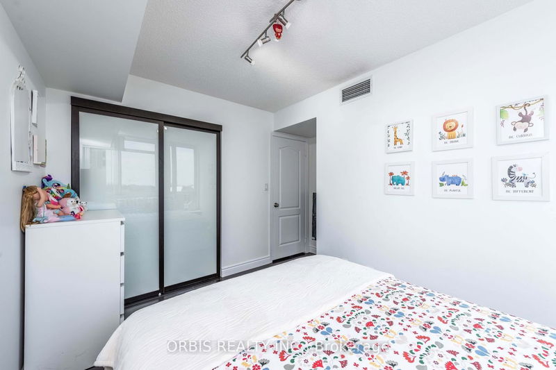 Preview image for 2 Rean Dr #808, Toronto