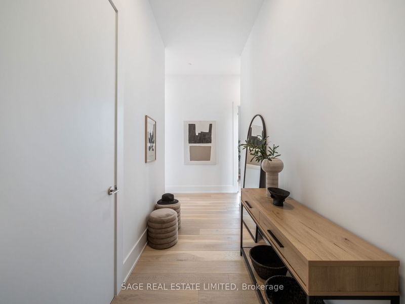 Preview image for 39 Roehampton Ave #4602, Toronto