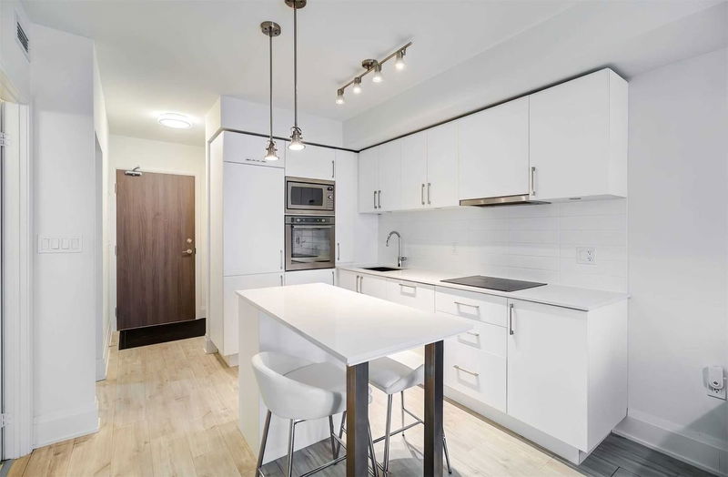 Preview image for 27 Bathurst St #616, Toronto