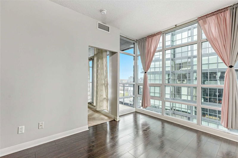Preview image for 15 Bruyeres Mews #1401, Toronto