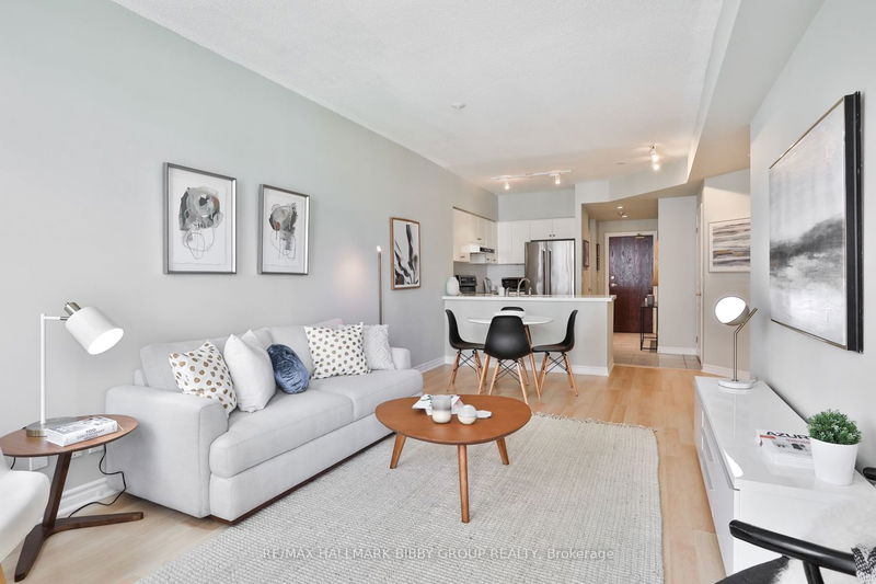 Preview image for 1 Deer Park Cres #401, Toronto