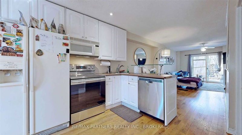 Preview image for 5 Aitken Pl, Toronto
