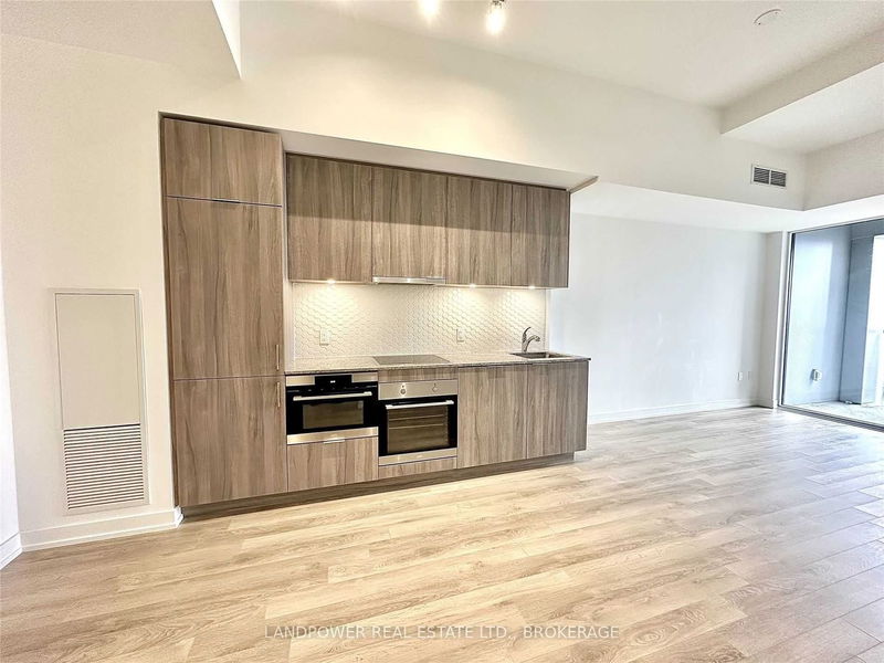 Preview image for 158 Front St E #913, Toronto