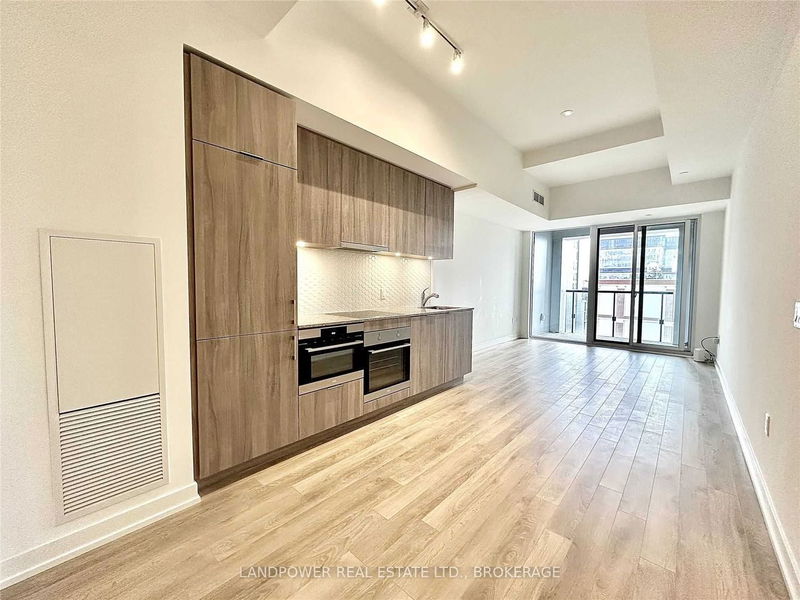Preview image for 158 Front St E #913, Toronto