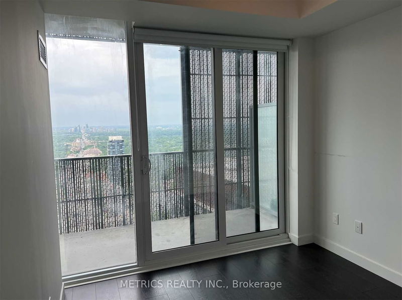 Preview image for 8 Eglinton Ave E #3707, Toronto