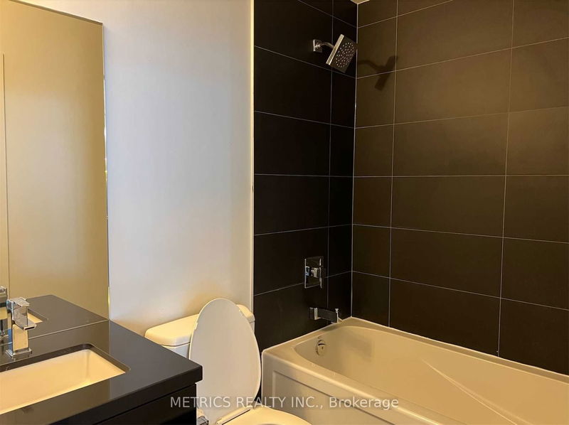 Preview image for 8 Eglinton Ave E #3707, Toronto