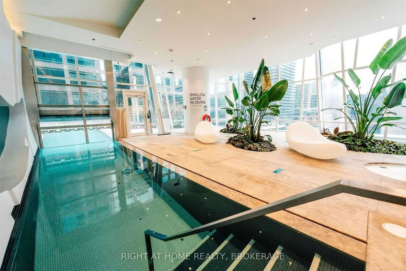 Preview image for 1 Bloor St E #1610, Toronto