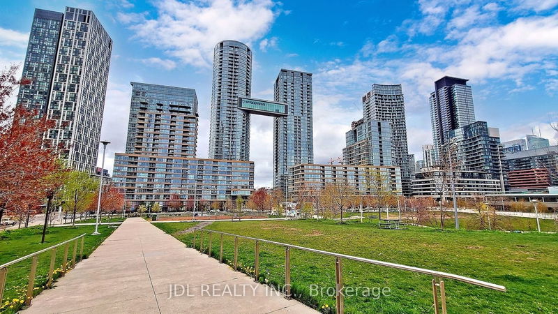 Preview image for 21 Iceboat Terr #1806, Toronto