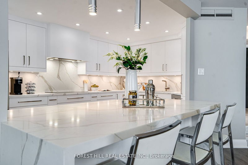 Preview image for 240 Heath St W #901, Toronto