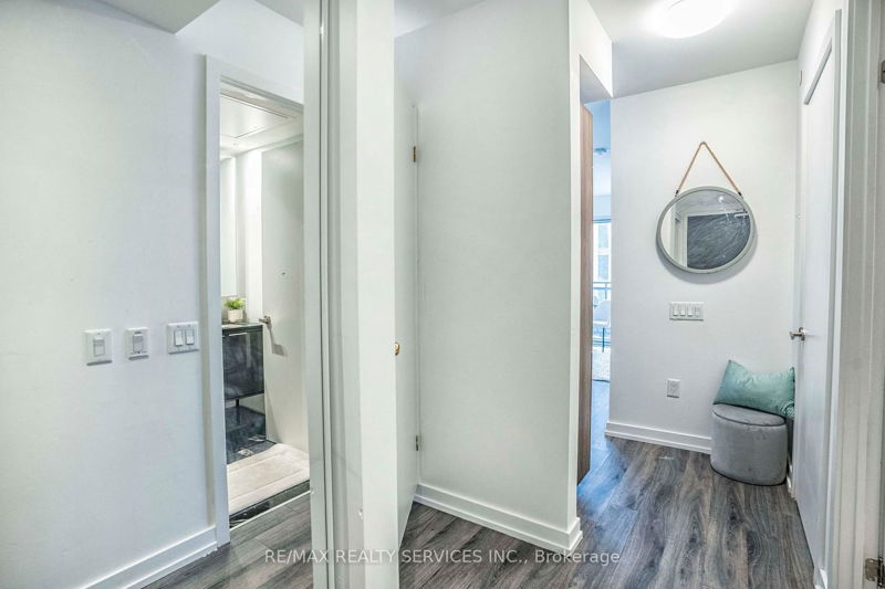 Preview image for 77 Shuter St #1203, Toronto