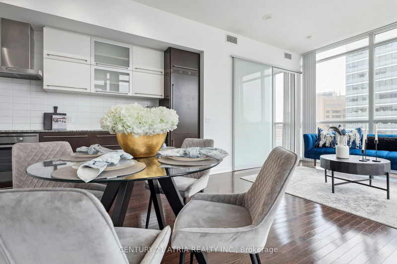 Preview image for 770 Bay St #1212, Toronto