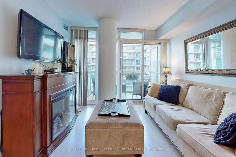 Preview image for 10 Capreol Crt #720, Toronto