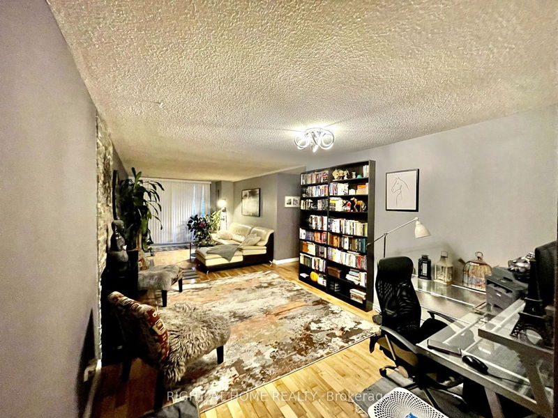 Preview image for 10 Tangreen Crt #506, Toronto