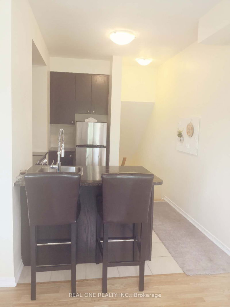 Preview image for 17 Coneflower Cres N #204, Toronto