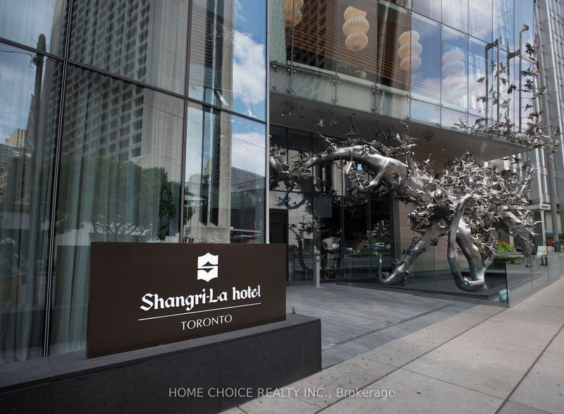 Preview image for 180 University Ave #2104, Toronto