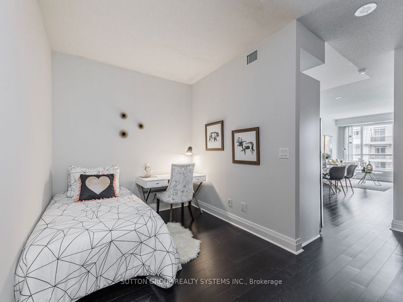 Preview image for 17 Kenaston Gdns #612, Toronto