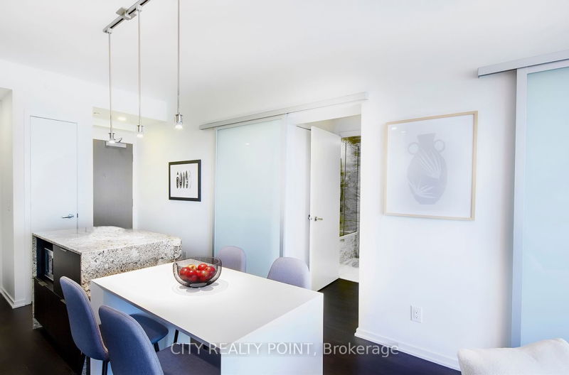 Preview image for 1 Bloor St E #2611, Toronto