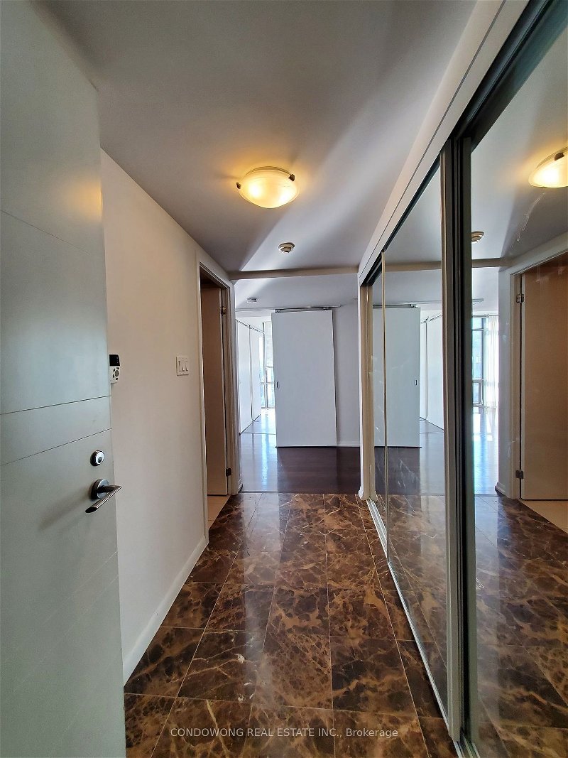 Preview image for 38 Grenville St #1303, Toronto