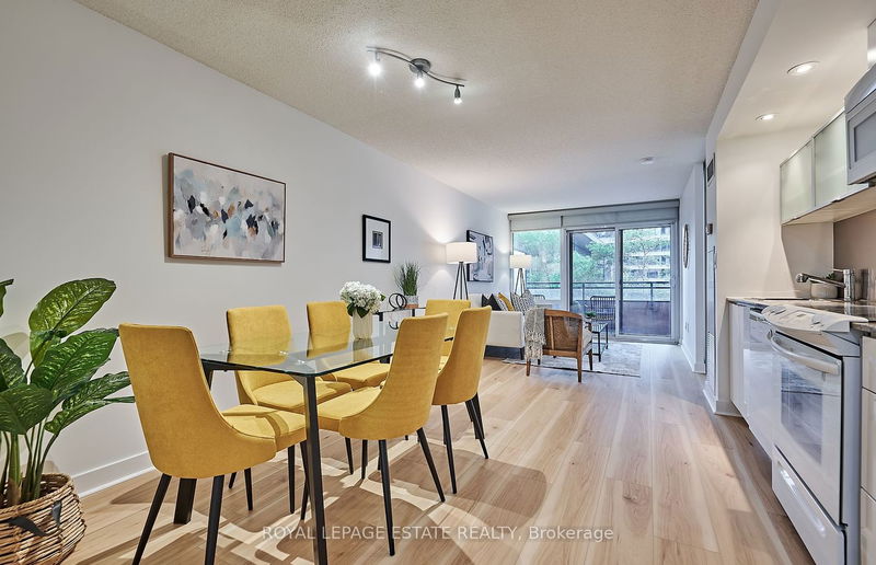 Preview image for 4K Spadina Ave #323, Toronto