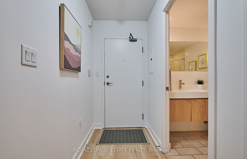 Preview image for 4K Spadina Ave #323, Toronto