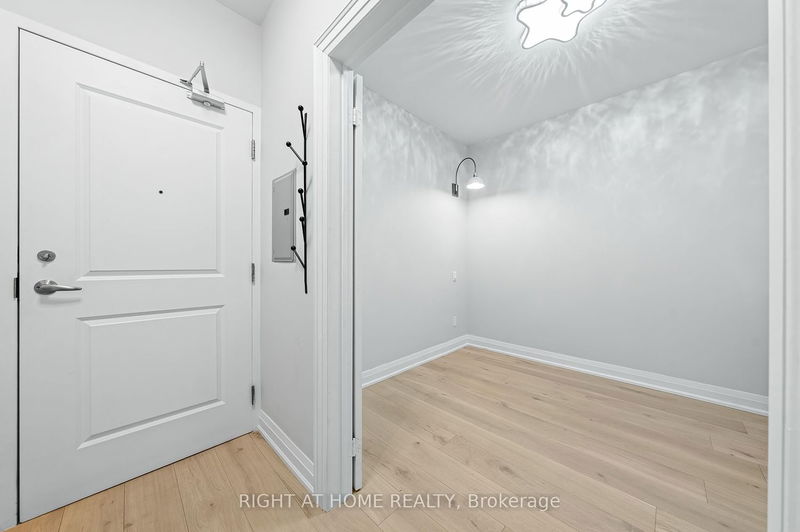 Preview image for 628 Fleet St #803, Toronto