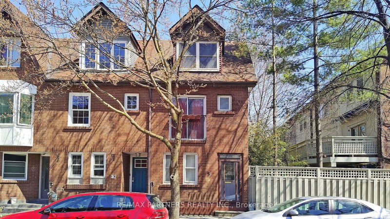 Preview image for 5 Aitken Pl, Toronto