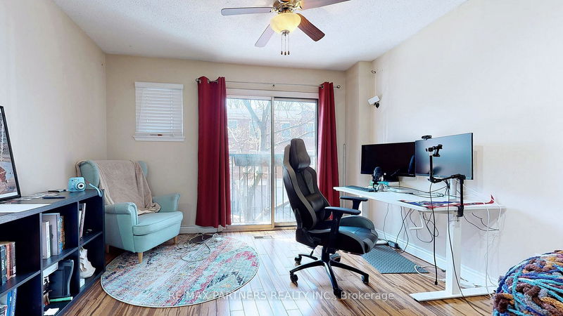 Preview image for 5 Aitken Pl, Toronto