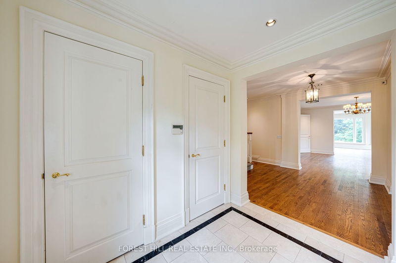 Preview image for 168 Sandringham Dr, Toronto