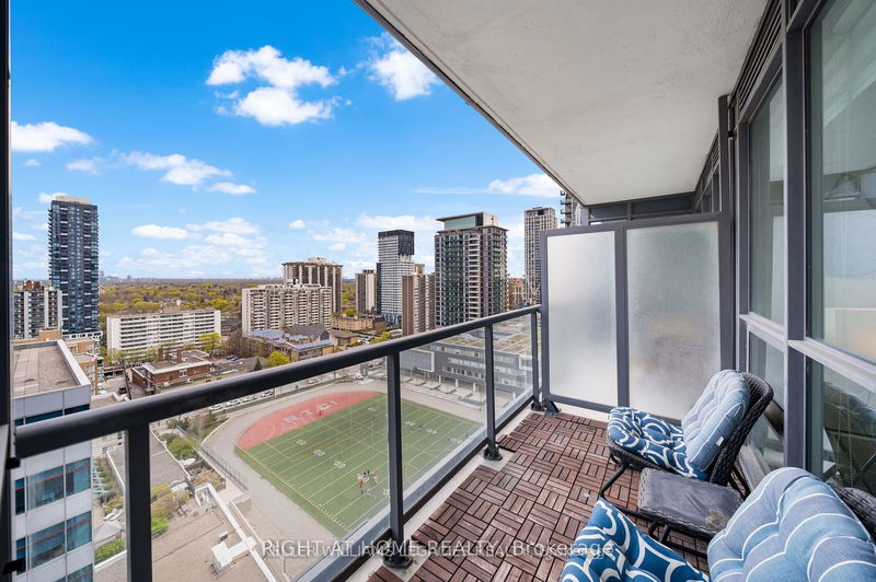 Preview image for 30 Roehampton Ave N #2606, Toronto