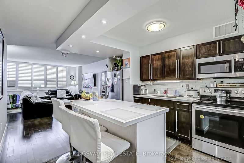 Preview image for 45 Sunrise Ave #906, Toronto