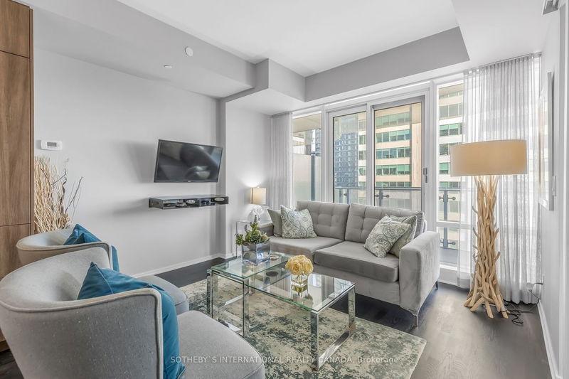 Preview image for 1 Bloor St E #1812, Toronto