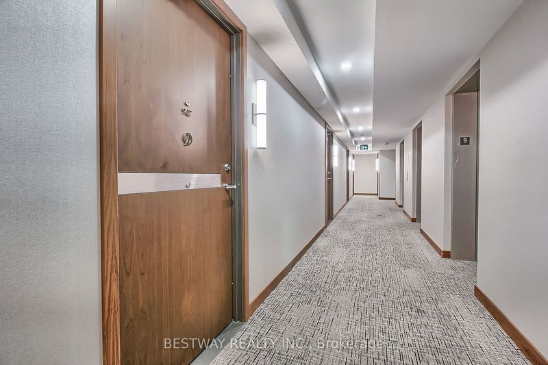 Preview image for 17 Bathurst St #907, Toronto