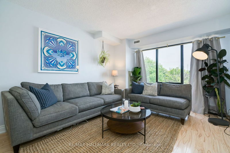 Preview image for 456 College St #319, Toronto