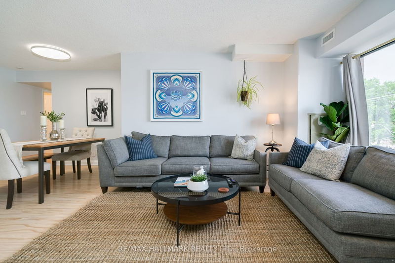 Preview image for 456 College St #319, Toronto