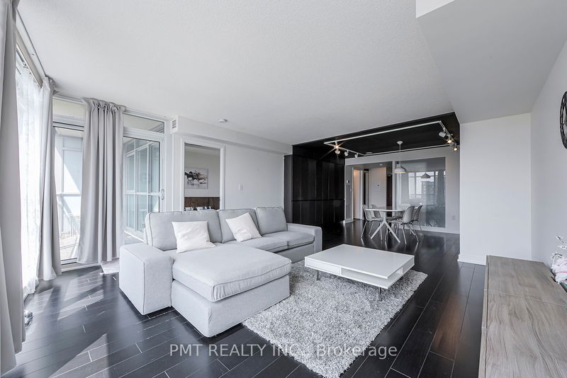 Preview image for 10 Capreol Crt #506, Toronto