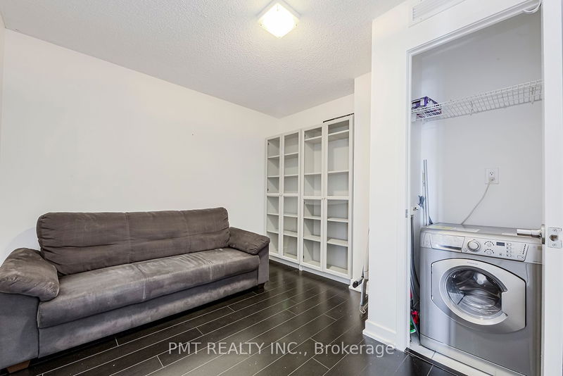 Preview image for 10 Capreol Crt #506, Toronto