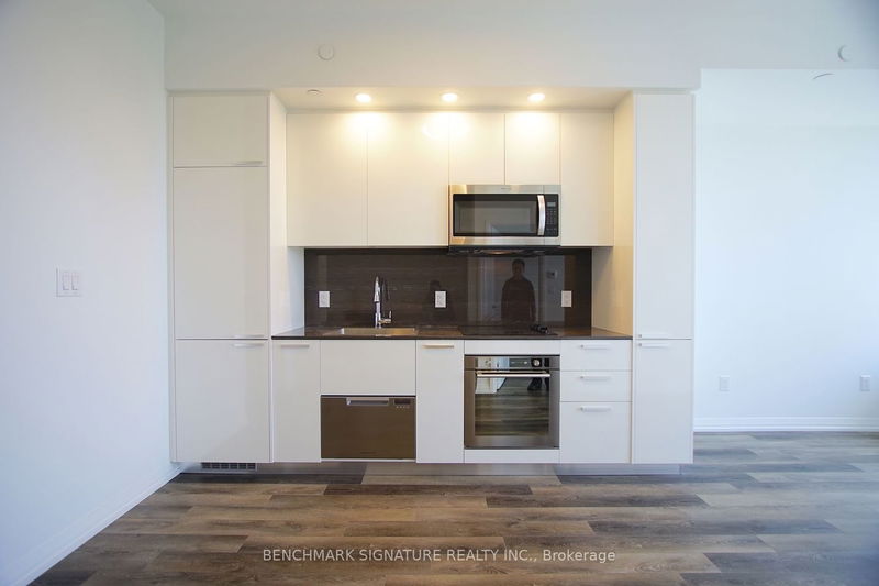 Preview image for 75 Canterbury Pl #2309, Toronto