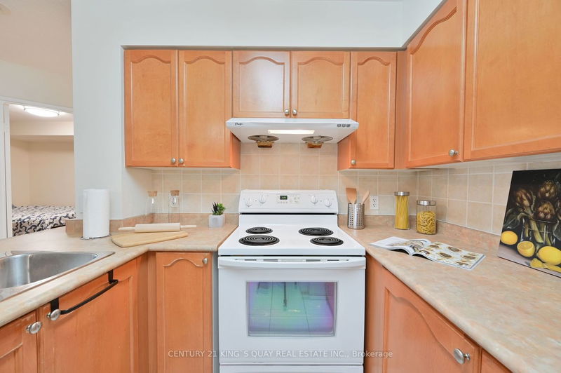 Preview image for 23 Hollywood Ave #2711, Toronto