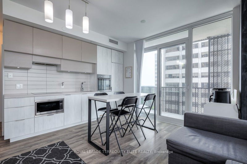 Preview image for 8 Eglinton Ave E #1705, Toronto